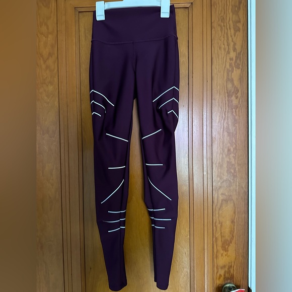 Alo Yoga High Waist Sequence Legging XS - Picture 4 of 5